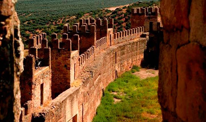 Escapada cultural con entrada gratuita al castillo de Burgalimar